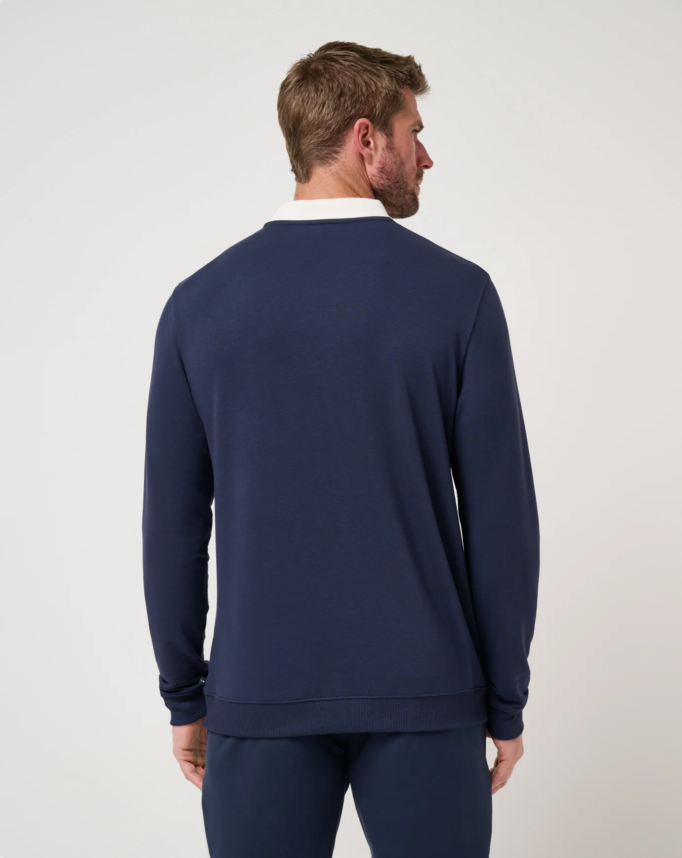 Amenities Collar Crew - Image 10