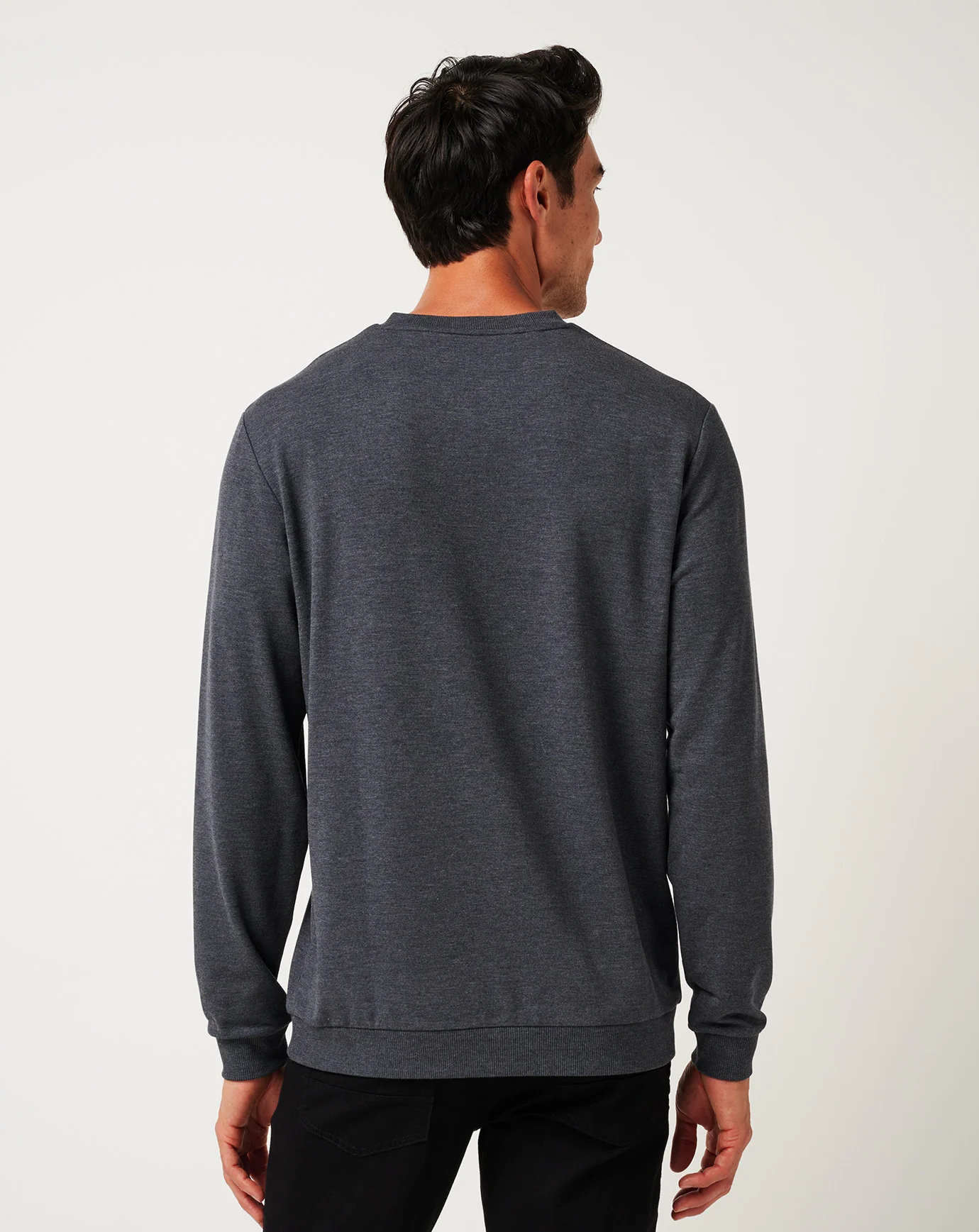 Amenities V-Neck Crew - Image 11
