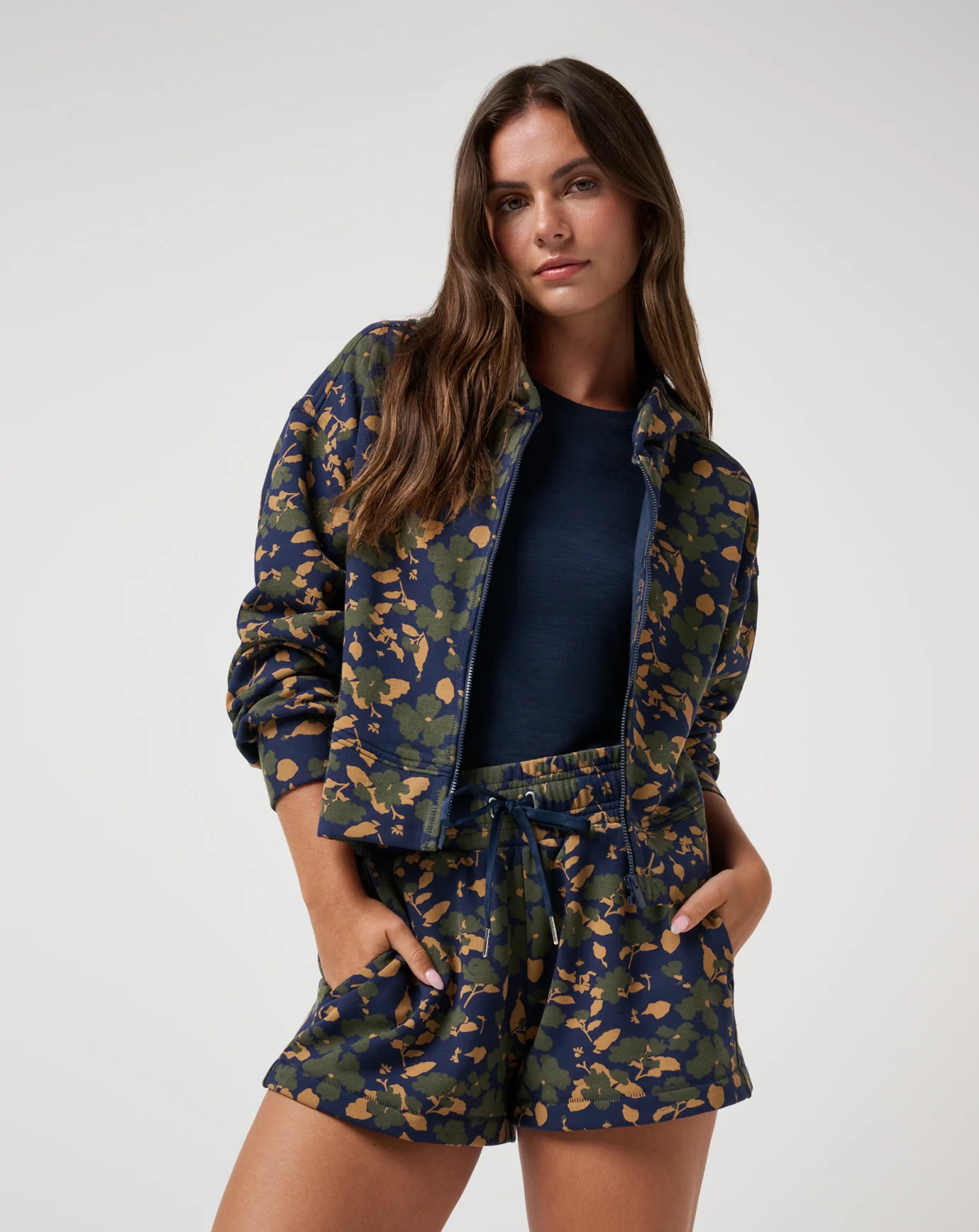 Cloud Fleece Stellar Short 2.0 - Image 4