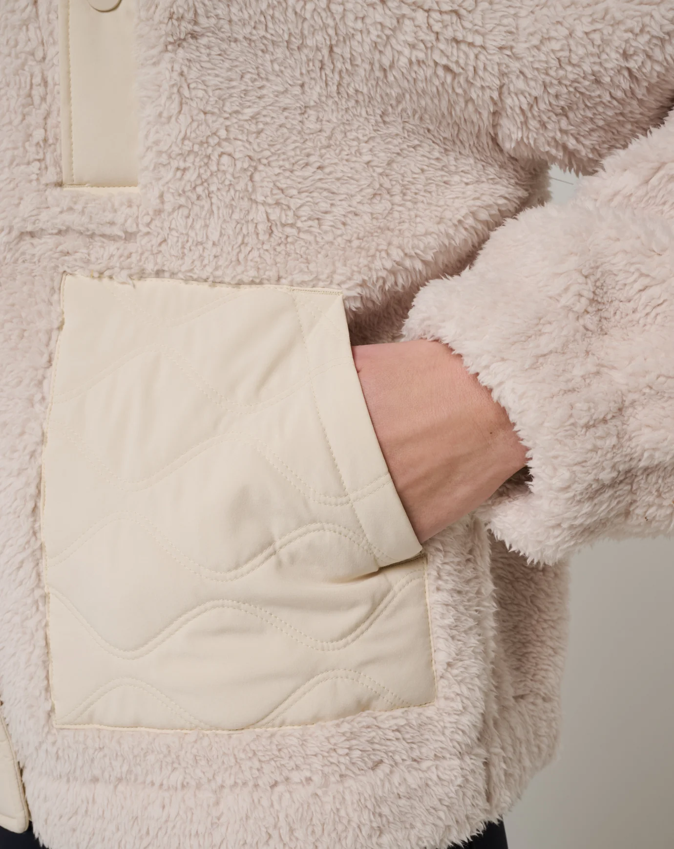 Clubside Sherpa Jacket - Image 4