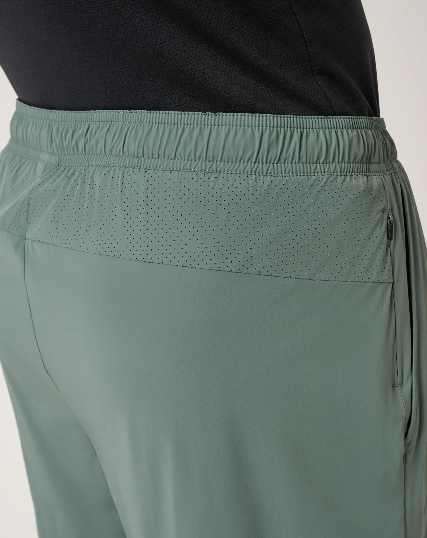 Court Ready Active E-Waist Short 7.5In - Image 15