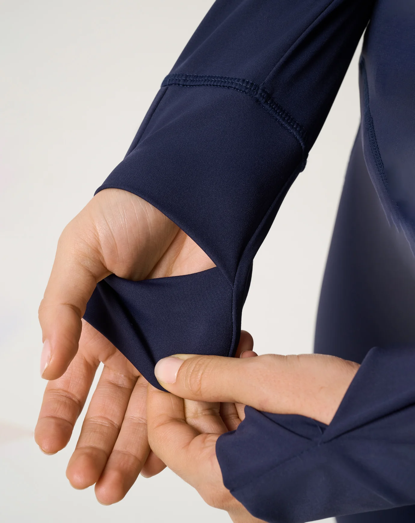Moveknit Full Zip 2.0 - Image 12