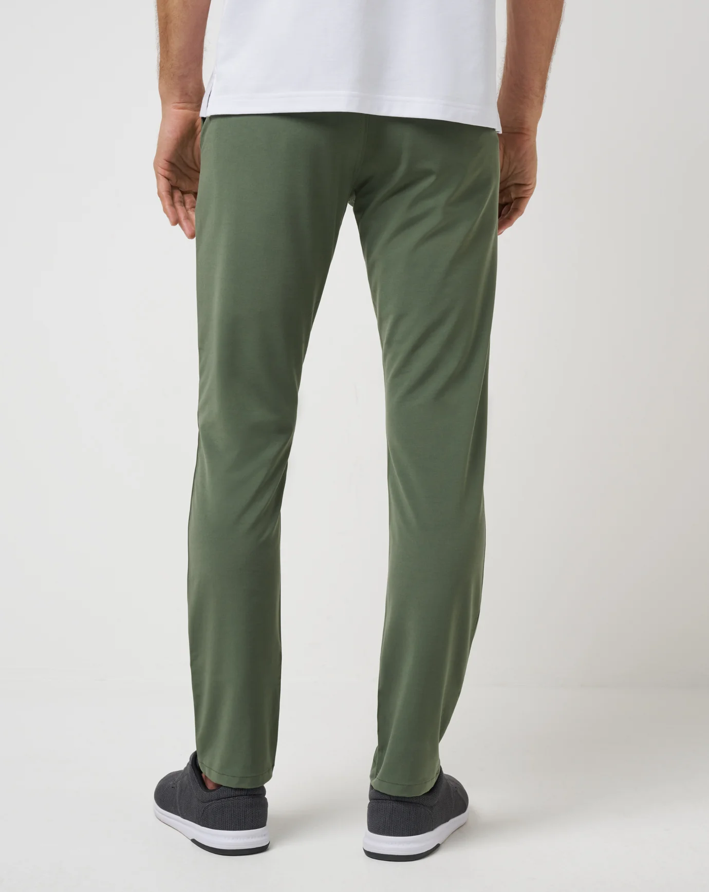 Open To Close Tech Chino Pant - Image 25