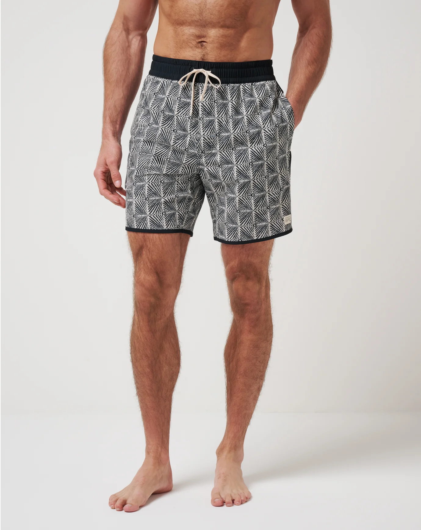 Sandswept Short 8In