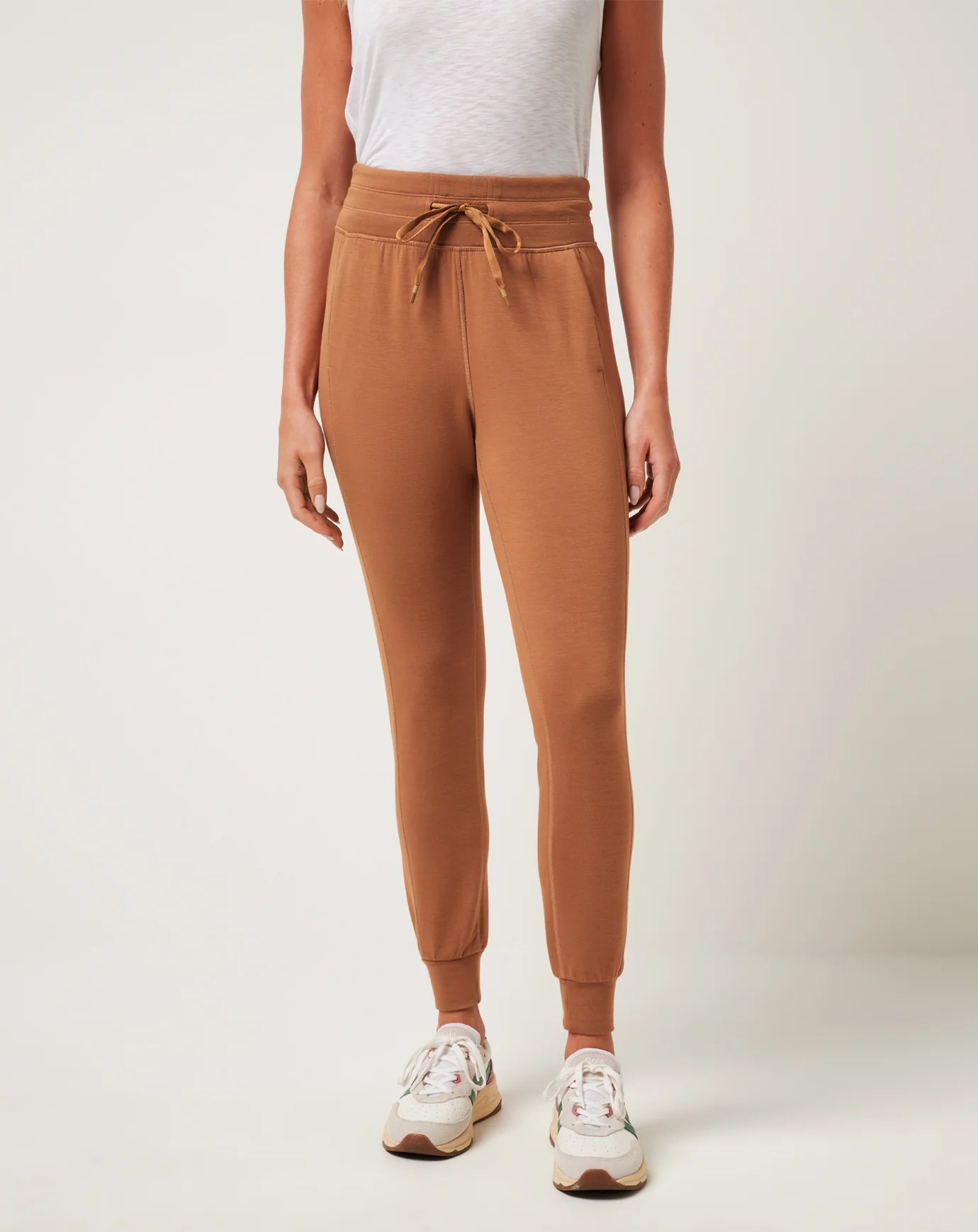 Skyloft Soft Jogger - Image 15